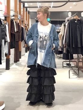 「LEPSIM（レプシィム）のアイテム（Tシャツ/カットソー）」を使った、ピーコ✌︎さん（レディース・150cm）の夏コーディネート
