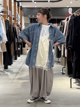 「LEPSIM（レプシィム）のアイテム（その他パンツ）」を使った、ピーコ✌︎さん（レディース・150cm）の春コーディネート