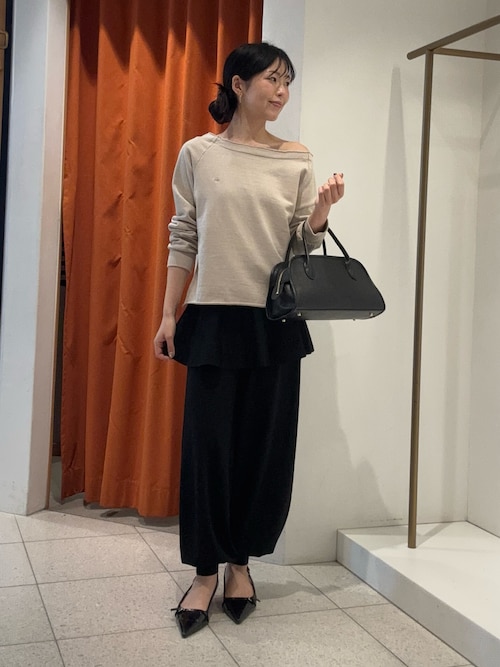 Whim Gazette オフショル刺繍プルオーバー Whim Gazette(ウィム ガゼット)の【一部店舗＆WEB限定カラー