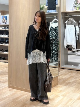 「GLOBAL WORK（グローバルワーク）のGOODデニムバレルCOOL/627009（デニムパンツ、ブラック系）」を使った、cossyさん（レディース）の春コーディネート