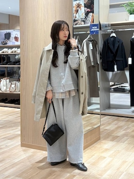 「アイテム（ステンカラーコート）」を使った、cossyさん（レディース・155cm・30代）の冬コーディネート