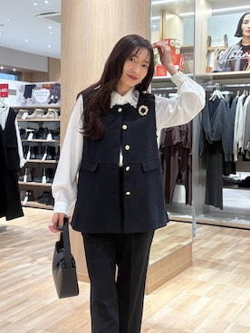 「アイテム（ブローチ/コサージュ）」を使った、cossyさん（レディース・155cm・30代）の冬コーディネート