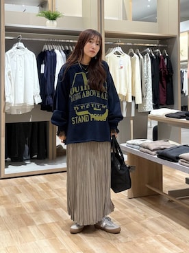 「GLOBAL WORK（グローバルワーク）のアイテム（スニーカー）」を使った、cossyさん（レディース・155cm）の秋コーディネート