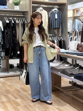 「GLOBAL WORK（グローバルワーク）のスペ軽変形3WAYBAG/234491（ショルダーバッグ、ホワイト系）」を使った、cossyさん（レディース）の春コーディネート