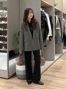 「アイテム（テーラードジャケット）」を使った、cossyさん（レディース・155cm・30代）の秋コーディネート