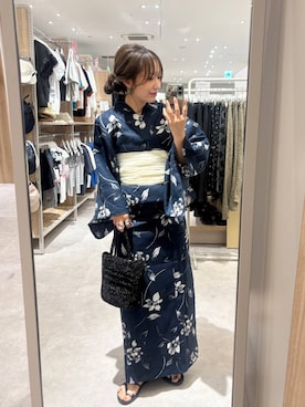 「アイテム（クラッチバッグ、ブラック系）」を使った、cossyさん（レディース・155cm）の夏コーディネート