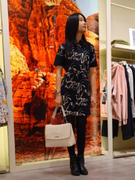 「Desigual（デシグアル）のアイテム」を使った、Desigual 北九州STAFFさん（レディース・165cm）の冬コーディネート