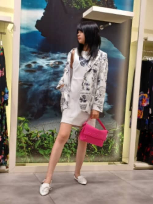 【新品タグ付き】Desigual 花柄ストレートブレザー　テーラードジャケット セール】テキストと花柄のストレートブレザー（テーラード