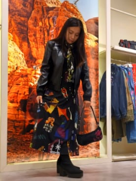 「アイテム（ライダースジャケット）」を使った、Desigual 北九州STAFFさん（レディース・165cm）の秋コーディネート