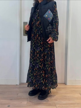 「アイテム（ダウンジャケット/コート）」を使った、Desigual 仙台泉 STAFFさん（レディース・154cm）の秋コーディネート