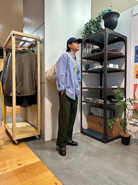 「アーバンリサーチ」｜手崎善志さん（メンズ・177cm）の秋コーディネート