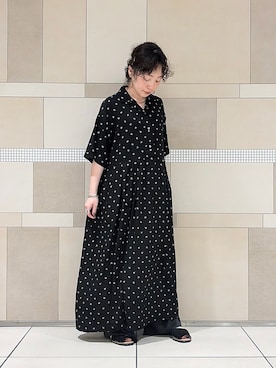 「かぐれ（カグレ）の『2サイズ展開』レーヨンモノトーンプリントワンピース（ワンピース、ブラック系）」を使った、**ai**さん（レディース・156cm）の夏コーディネート