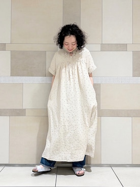 「URBAN RESEARCH DOORS（アーバンリサーチドアーズ）のBIRKENSTOCK　EXCLUSIVE ARIZONAFLOWER（サンダル、ブルー系）」を使った、**ai**さん（レディース・156cm）の春コーディネート