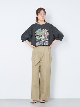 「アイテム（チノパンツ、イエロー系）」を使った、erikaさん（レディース・163cm）の春コーディネート