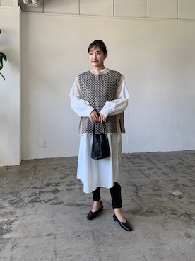 「アイテム（シャツワンピース、ホワイト系）」を使った、Lianさん（レディース・157cm）の秋コーディネート