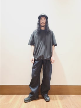 「ITEMS URBANRESEARCH（アイテムズ アーバンリサーチ）の『接触冷感/速乾/イージーケア』WINDY MESH ジップポケットTシャツ（Tシャツ/カットソー、ブラック系）」を使った、アライタカノリさん（メンズ・164cm）の夏コーディネート