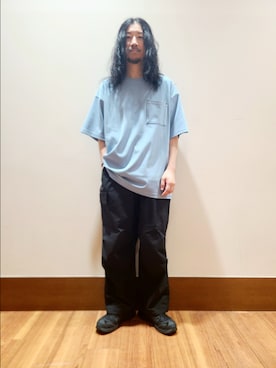 「ITEMS URBANRESEARCH（アイテムズ アーバンリサーチ）の接触冷感 ツイル ポケット Tシャツ（Tシャツ/カットソー、ブルー系）」を使った、アライタカノリさん（メンズ・164cm）の夏コーディネート