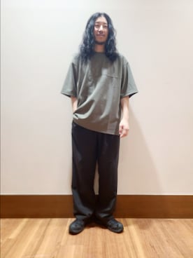 「ITEMS URBANRESEARCH（アイテムズ アーバンリサーチ）の『接触冷感/速乾/イージーケア』WINDY MESH ジップポケットパンツ（その他パンツ、ブラック系）」を使った、アライタカノリさん（メンズ・164cm）の夏コーディネート