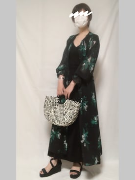「KMRii（ケムリ）のアイテム（サンダル）」を使った、0shini0さん（レディース・166cm）の夏コーディネート