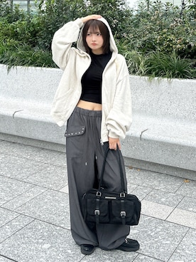 「アイテム（スラックス）」を使った、SAKURAさん（レディース・161cm）の秋コーディネート