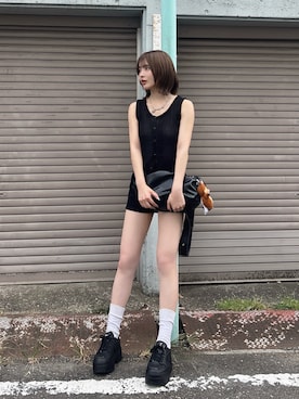 「JORDAN BRAND（ジョーダンブランド）のエア ジョーダン 1 ブルックリン LOW ウィメンズシューズ / Air Jordan 1 Brooklyn Low Women's Shoes HF3184-001 Black（スニーカー）」を使った、SAKURAさん（レディース・161cm）の秋コーディネート