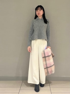 「アイテム（マフラー）」を使った、ブルーレーベル・クレストブリッジ公式さん（レディース・165cm）の秋コーディネート