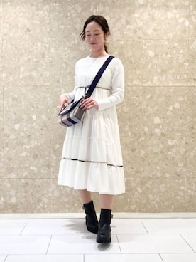 「アイテム（トレンチコート）」を使った、ブルーレーベル・クレストブリッジ公式さん（レディース・154cm）の夏コーディネート