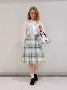「アイテム（トレンチコート）」を使った、ブルーレーベル・クレストブリッジ公式さん（レディース・161cm）の夏コーディネート