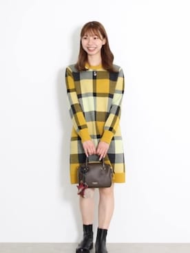 「アイテム（キーホルダー、ベージュ系）」を使った、ブルーレーベル・クレストブリッジ公式さん（レディース・159cm）の秋コーディネート