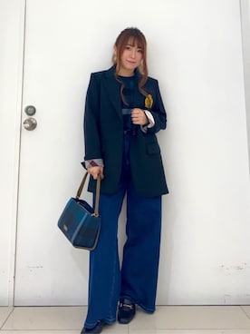 「BLUE LABEL CRESTBRIDGE（ブルーレーベルクレストブリッジ）のストレッチデニムワイドパンツ（デニムパンツ）」を使った、ブルーレーベル・クレストブリッジ公式さん（レディース・152cm）の秋コーディネート