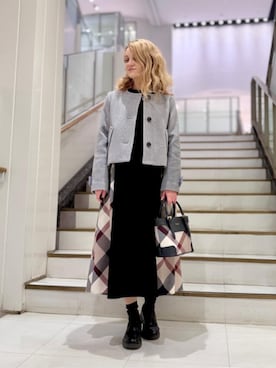 「アイテム（ノーカラージャケット、グレー系）」を使った、ブルーレーベル・クレストブリッジ公式さん（レディース・161cm）の秋コーディネート