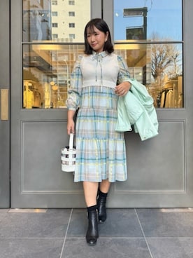「アイテム（マウンテンパーカー）」を使った、ブルーレーベル・クレストブリッジ公式さん（レディース・170cm）の夏コーディネート