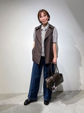 「BLUE LABEL CRESTBRIDGE（ブルーレーベルクレストブリッジ）のストレッチデニムワイドパンツ（デニムパンツ）」を使った、ブルーレーベル・クレストブリッジ公式さん（レディース・153cm）の秋コーディネート