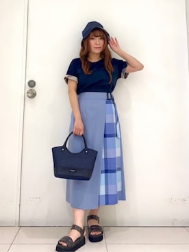 「アイテム（ハット、ブルー系）」を使った、ブルーレーベル・クレストブリッジ公式さん（レディース・152cm）の秋コーディネート