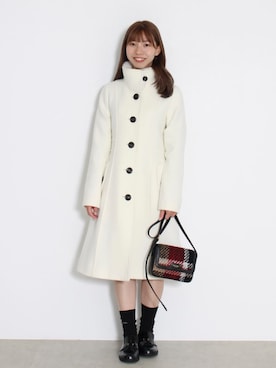 「アイテム（その他アウター、ホワイト系）」を使った、ブルーレーベル・クレストブリッジ公式さん（レディース・159cm）の冬コーディネート