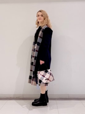 「アイテム（キーケース/キーアクセサリー）」を使った、ブルーレーベル・クレストブリッジ公式さん（レディース・161cm）の秋コーディネート