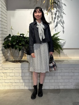 「アイテム（トレンチコート）」を使った、ブルーレーベル・クレストブリッジ公式さん（レディース・165cm）の夏コーディネート