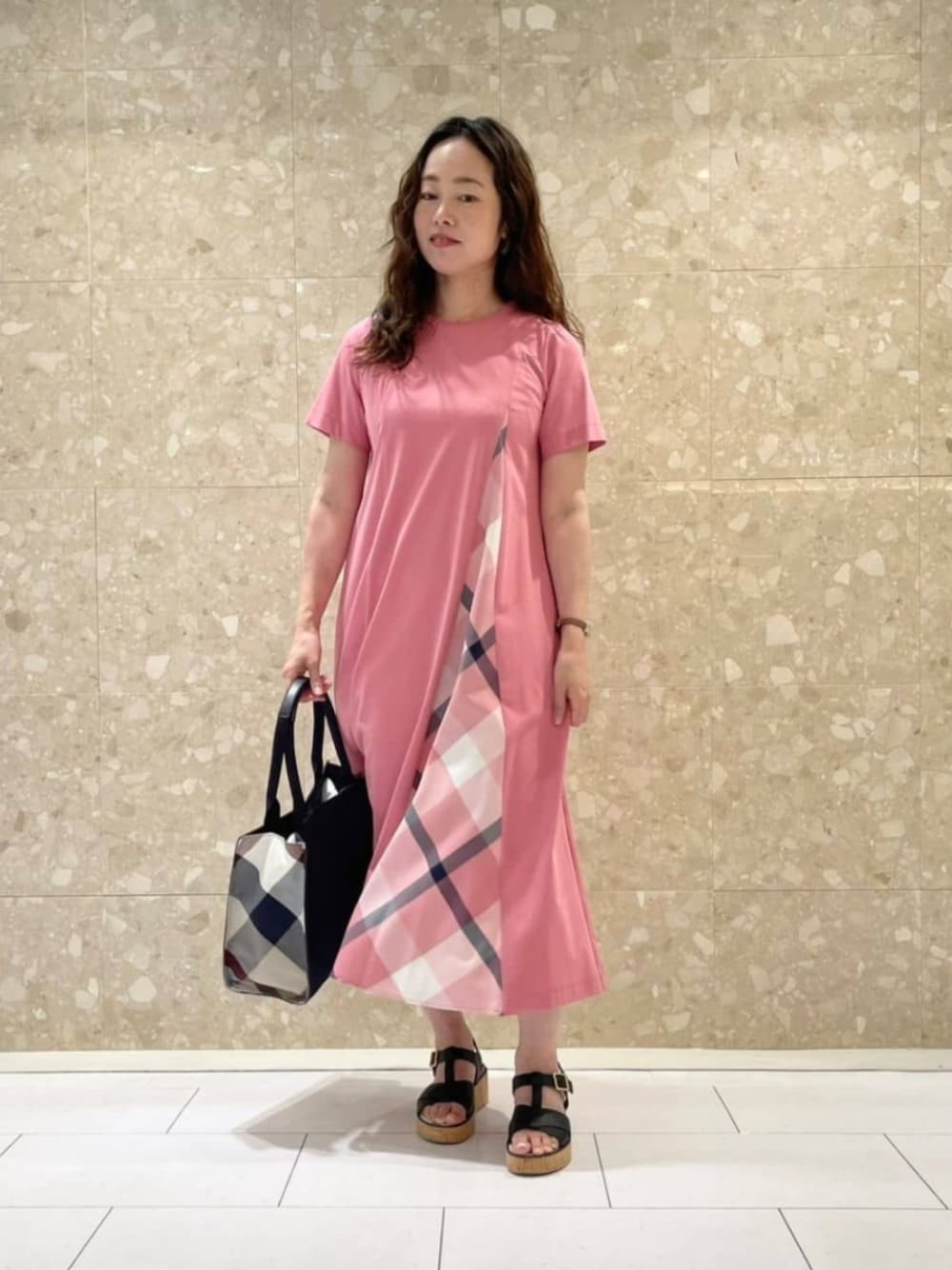 BLUE LABEL CRESTBRIDGEのワンピース（ピンク系）を使った人気