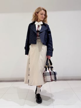 「アイテム（トレンチコート）」を使った、ブルーレーベル・クレストブリッジ公式さん（レディース・161cm）の夏コーディネート