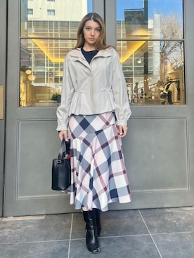 「BLUE LABEL CRESTBRIDGE（ブルーレーベルクレストブリッジ）のアイテム」を使った、ブルーレーベル・クレストブリッジ公式さん（レディース・161cm）の春コーディネート