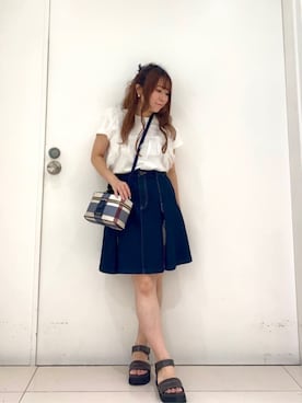 「アイテム（デニムスカート）」を使った、ブルーレーベル・クレストブリッジ公式さん（レディース・162cm）の秋コーディネート