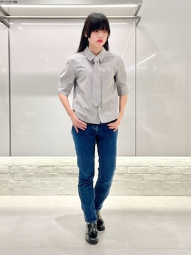 「BLUE LABEL CRESTBRIDGE（ブルーレーベルクレストブリッジ）のアイテム（デニムパンツ）」を使った、ブルーレーベル・クレストブリッジ公式さん（レディース・157cm）の夏コーディネート