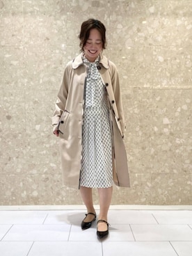 「アイテム（トレンチコート）」を使った、ブルーレーベル・クレストブリッジ公式さん（レディース・154cm）の夏コーディネート