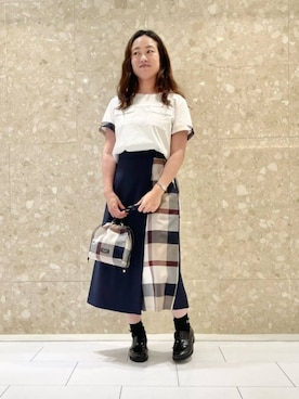 「BLUE LABEL CRESTBRIDGE（ブルーレーベルクレストブリッジ）のタイプライターカットコンビブラウス（シャツ/ブラウス）」を使った、ブルーレーベル・クレストブリッジ公式さん（レディース・154cm）の秋コーディネート