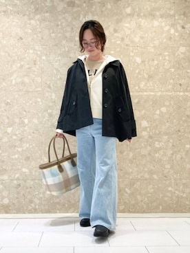 「アイテム（ステンカラーコート）」を使った、ブルーレーベル・クレストブリッジ公式さん（レディース・154cm）の夏コーディネート