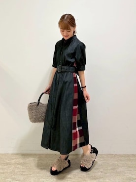 「アイテム（キーホルダー、ベージュ系）」を使った、ブルーレーベル・クレストブリッジ公式さん（レディース・156cm）の秋コーディネート