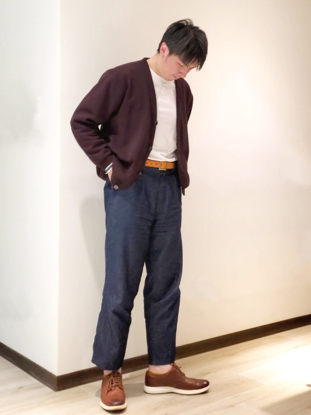 「Levi'sのアイテム（デニムパンツ、ブルー系）」を使った、mads Kaoさん（メンズ・178cm）の春コーディネートの1枚目の写真