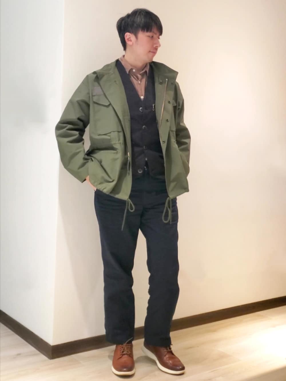 「JOURNAL STANDARD relumeのCALIFORNIA コンボ M-65 ジャケット（ミリタリージャケット、グリーン系）」を使った、mads Kaoさん（メンズ・178cm）の冬コーディネートの1枚目の写真