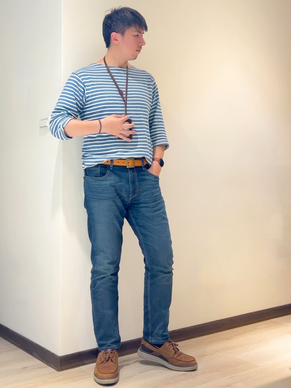「Levi'sのアイテム（デニムパンツ、ブルー系）」を使った、mads Kaoさん（メンズ・178cm）の夏コーディネートの1枚目の写真
