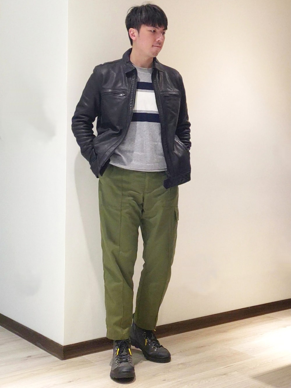 「unknownのアイテム（その他パンツ、グリーン系）」を使った、mads Kaoさん（メンズ・178cm）の冬コーディネートの1枚目の写真